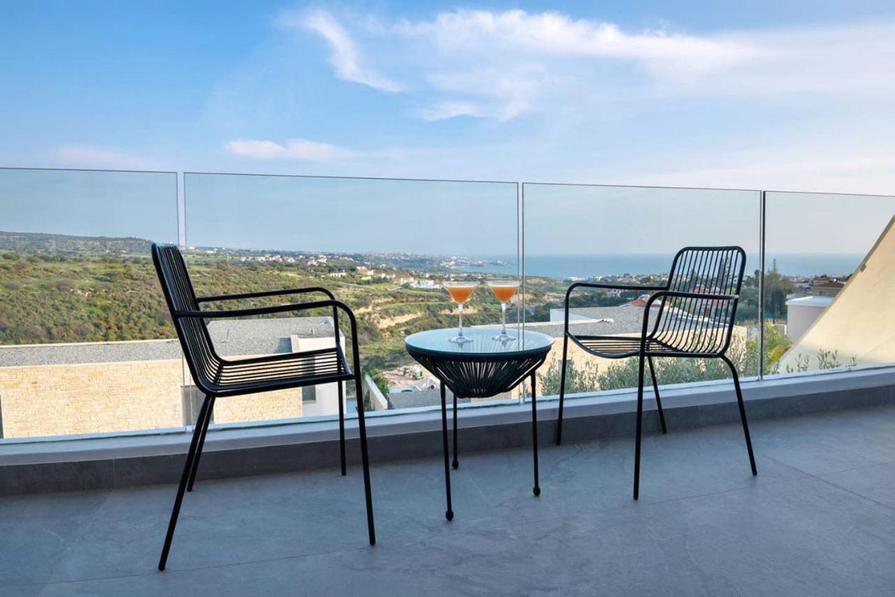 Golden Shore Paphos Exterior photo