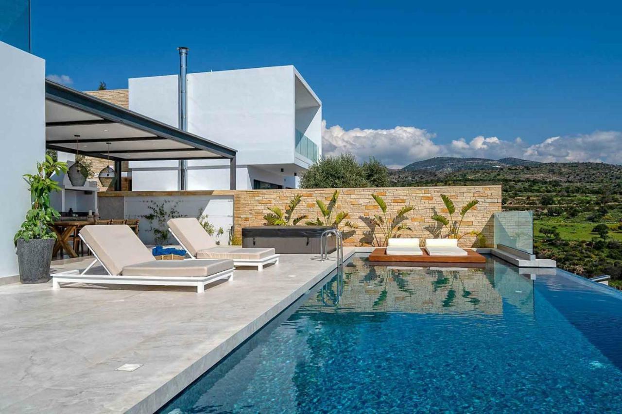 Golden Shore Paphos Exterior photo