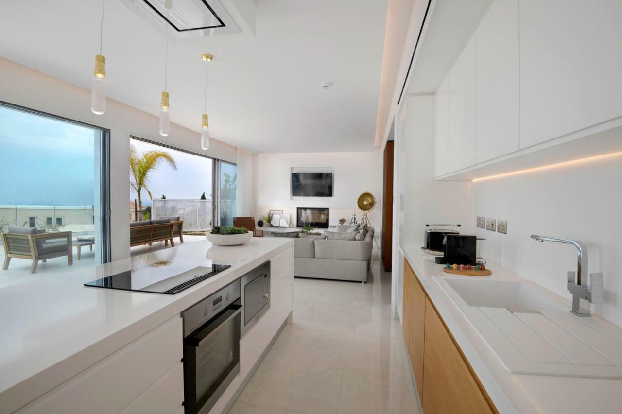 Golden Shore Paphos Exterior photo